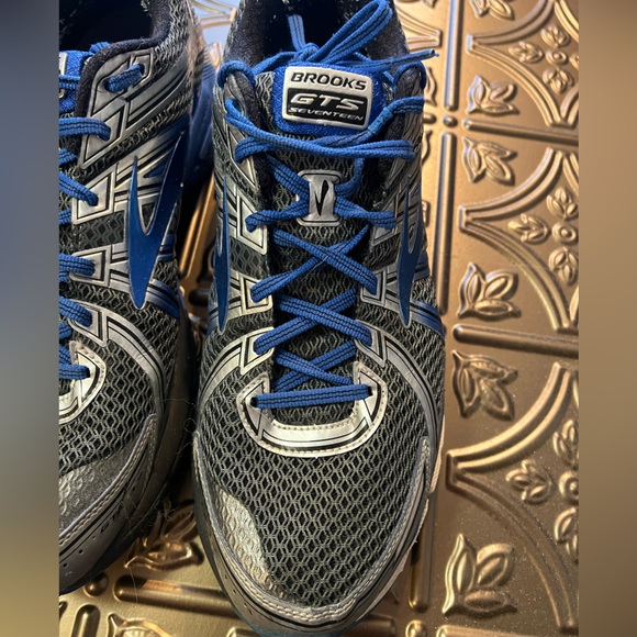 Brooks GTS Adrenaline 17. Running Shoes in Black and Blue size 14 wide. Men’s - Picture 3 of 10